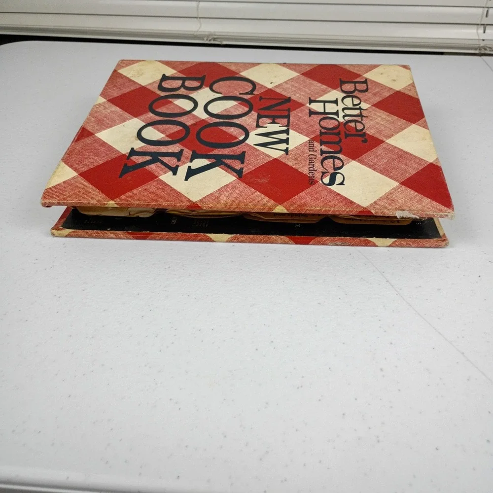 Vtg Better Homes and Gardens New Cook Book Red Gingham Binder Meredith 1960/1962